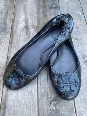 Tory Burch Black Patent Logo Round-Toe Ballet Flats